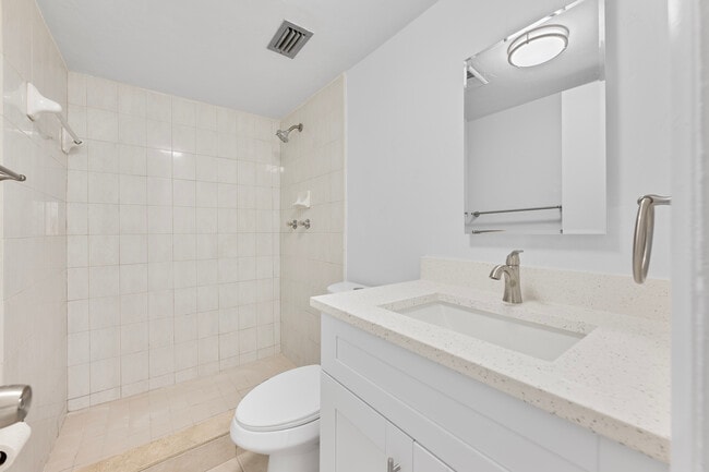 Building Photo - 4165 SW 67th Ave