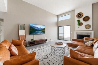 Building Photo - 5924 E Aire Libre Ln