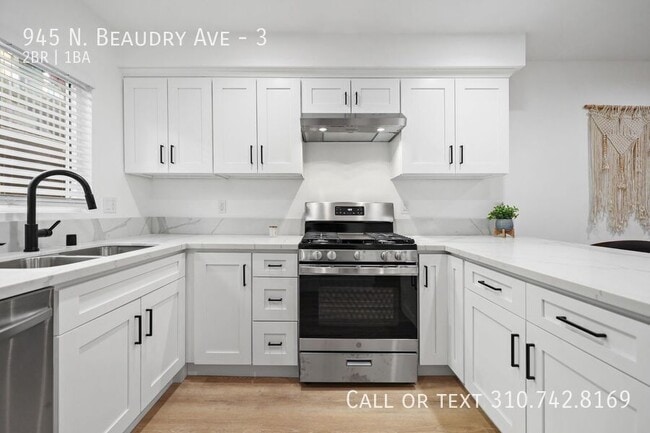 Foto del edificio - 945 N Beaudry Ave