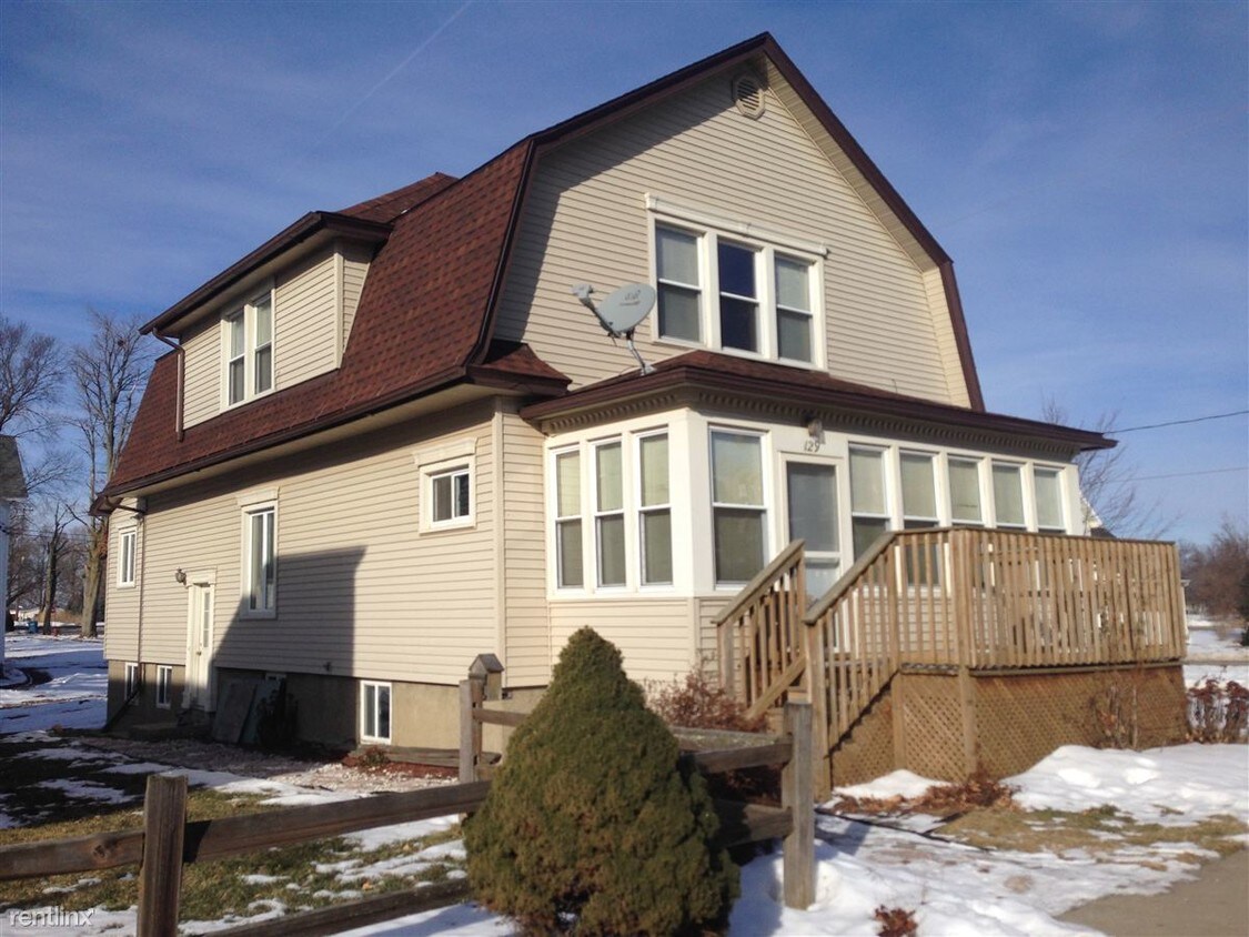 Primary Photo - 129 Pearl St