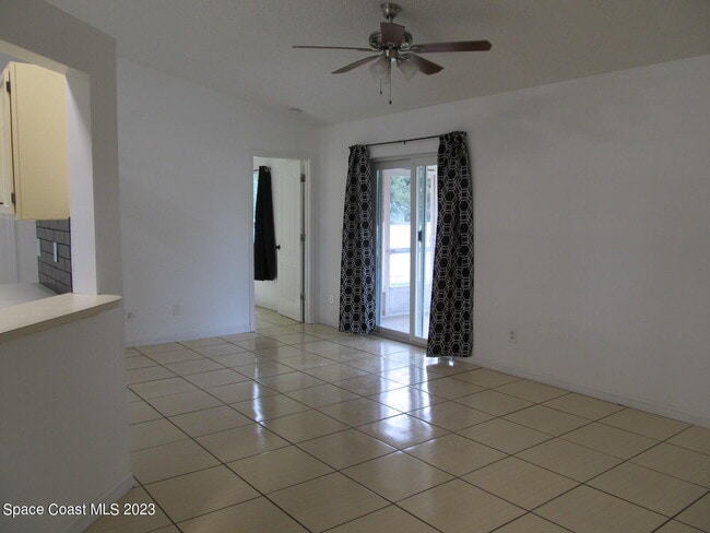 Building Photo - 499 Alesio Ave SE
