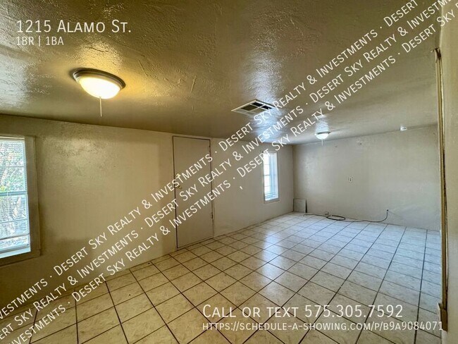 Building Photo - 1215 Alamo St