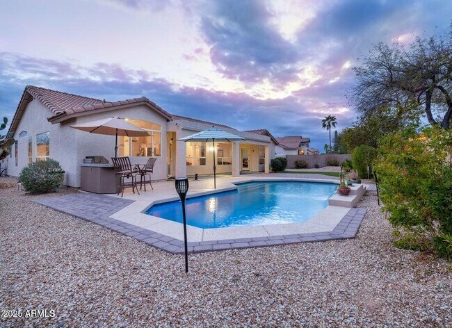Building Photo - 6546 W Tonopah Dr