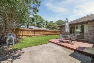Building Photo - 16330 Leamington Ln
