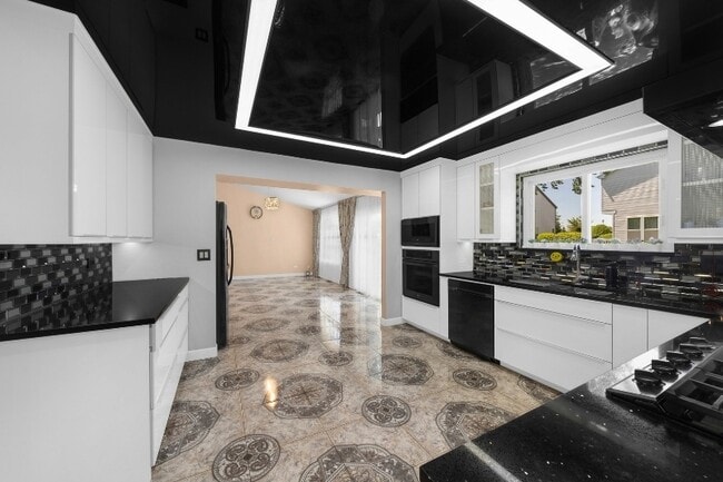 Foto del edificio - 264 N Southport Rd