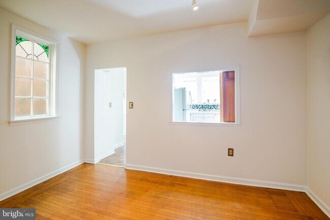 Foto del edificio - 1823 Waverly St