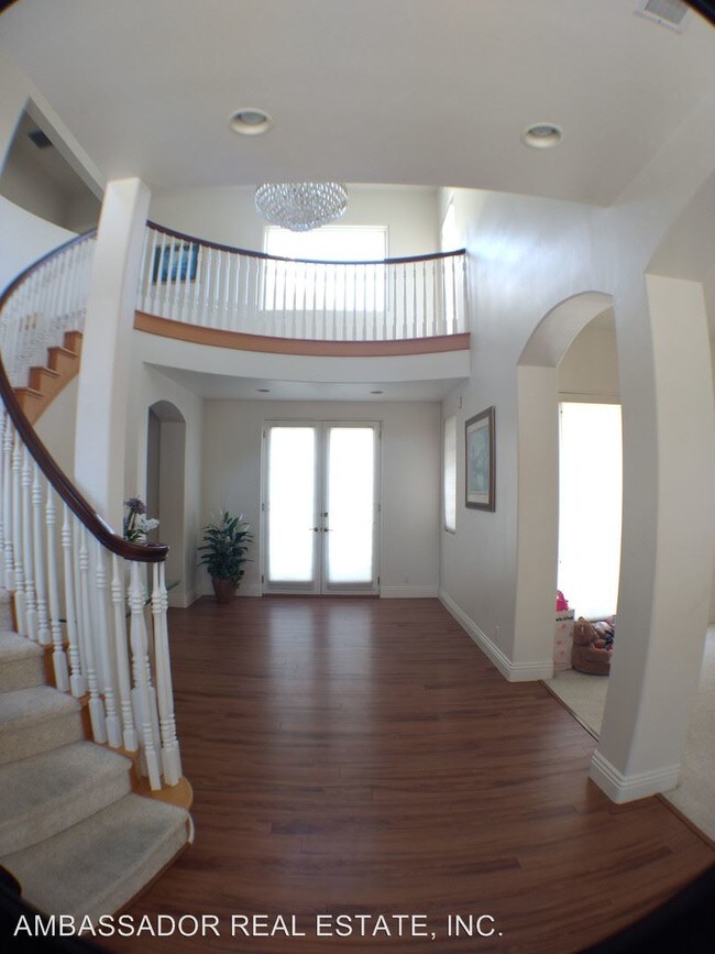 Foto del edificio - 6 br, 5.5 bath House - 7328 El Fuerte Street