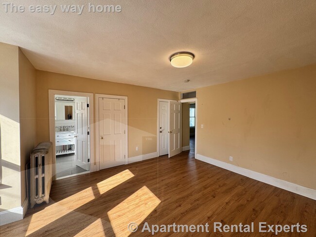 Building Photo - 51 Beacon St