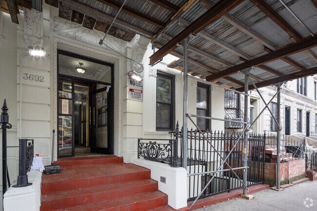 Entrance - 3692 Broadway
