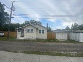 Building Photo - 1410 1/2 39th Ave N