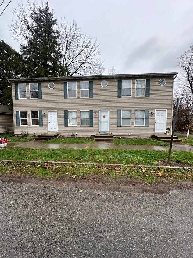 Primary Photo - 20 E Center St