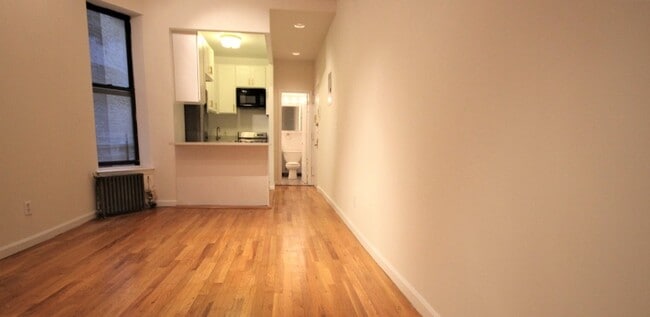 Building Photo - 484 Amsterdam Ave