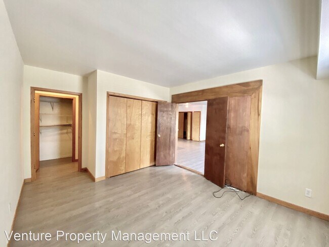 Building Photo - 7218 W North Ave