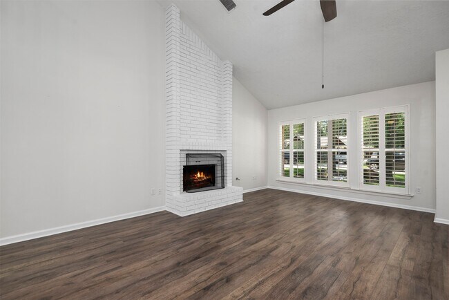 Foto del edificio - 30 Berryfrost Ln