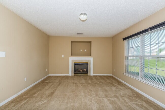 Foto del edificio - 2703 Cloven Pl