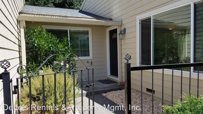 Building Photo - 3 br, 2 bath House - 439 Candlelight Dr.