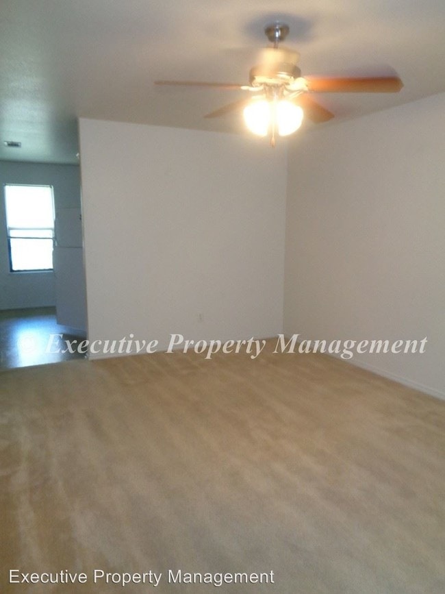Building Photo - 2 br, 1 bath Apartment - 4102 Shasta Road