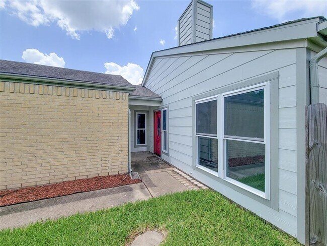 Building Photo - 13838 Walnut Hollow Ln