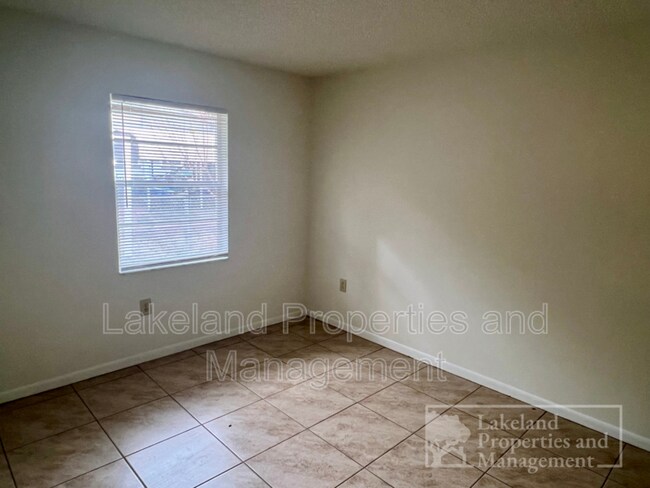 Foto del edificio - 1039 Monroe St