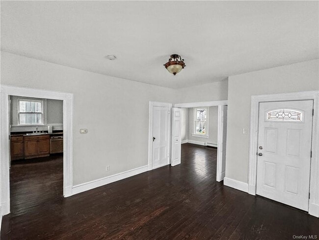 Building Photo - 27 Gurnee Ave