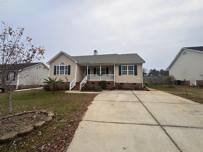 Building Photo - 136 Creek Commons Ave