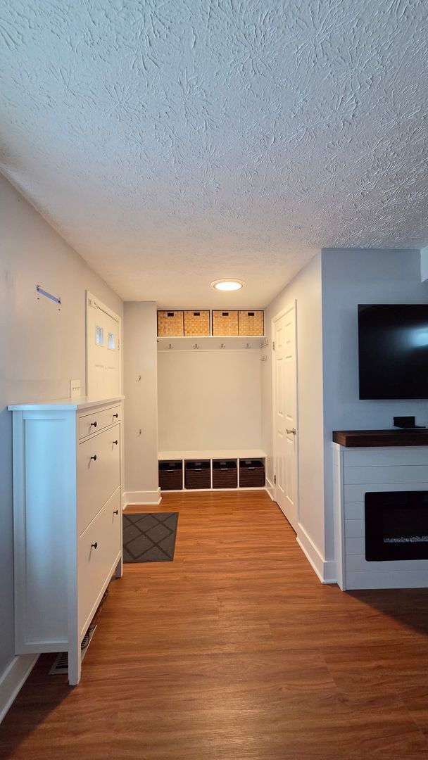 Foto del edificio - Beautiful Newington Forest Townhome