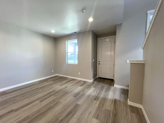 Building Photo - Brand new 3 bed 2.5 bath townhome in Stars...