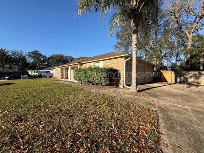 Foto del edificio - 12947 Tree Wy Ct N