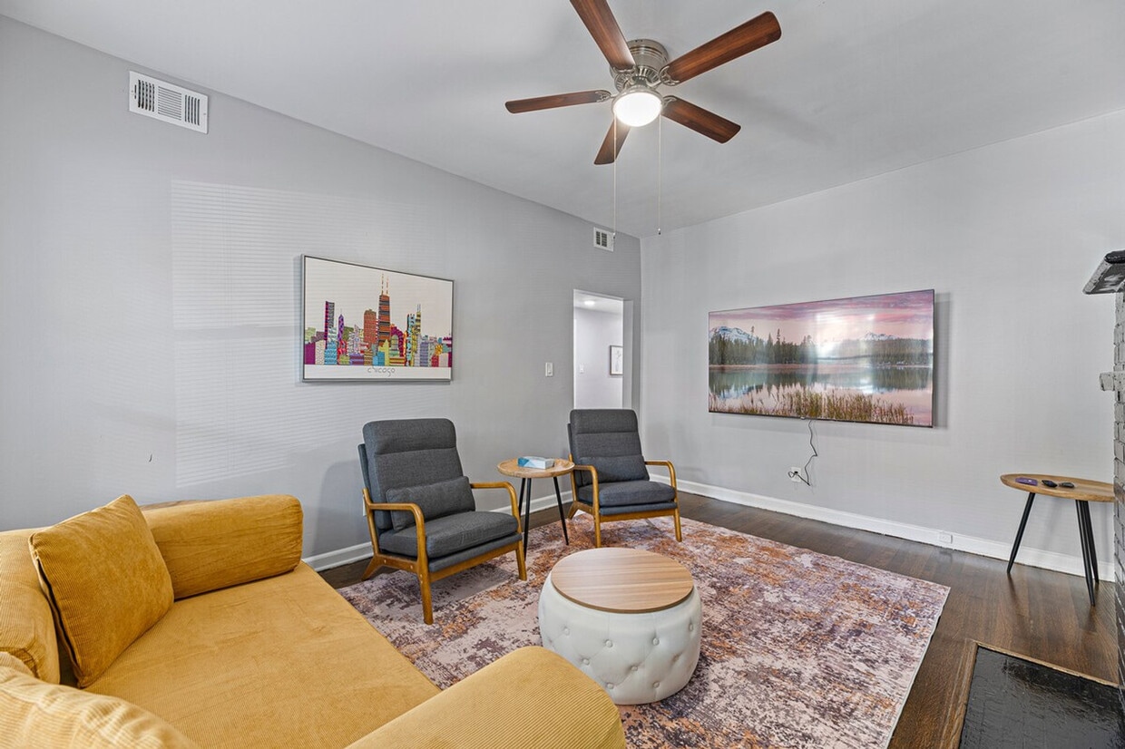 Foto principal - 909 W Agatite Ave