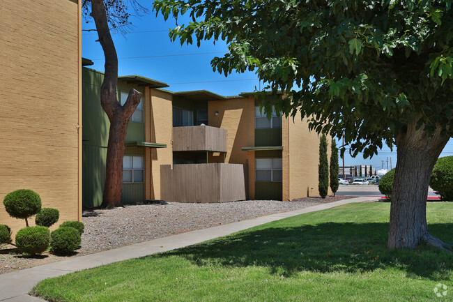 Building Photo - The Veranda Apartment Homes