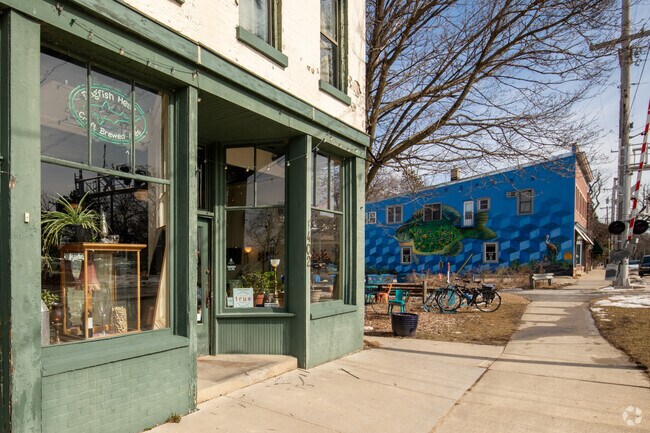 Lakeside St Coffee House entrance