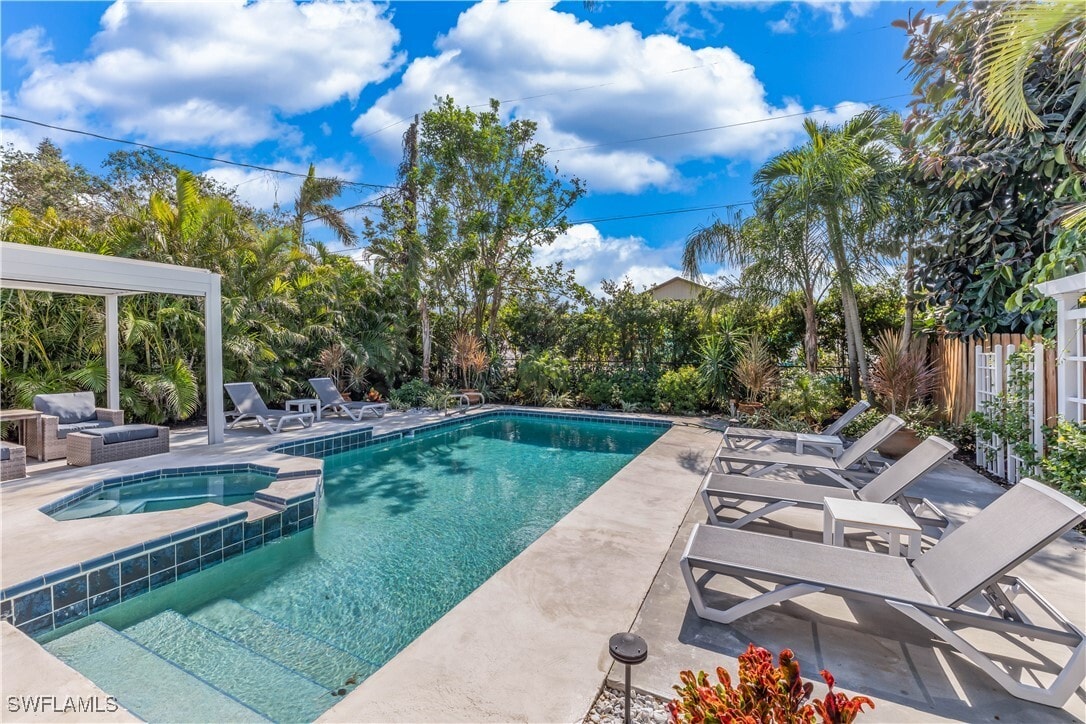 Foto principal - 564 109th Ave N