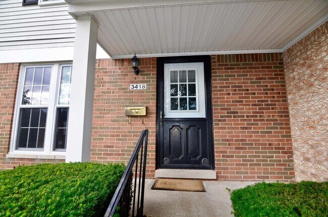 Building Photo - 3418 Burbank Dr