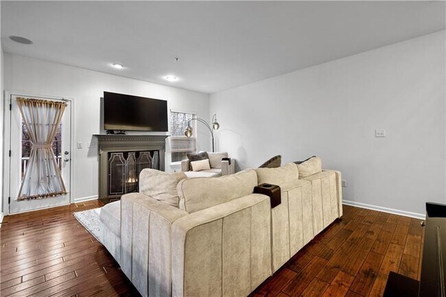 Foto del edificio - 294 Maple Ridge Dr