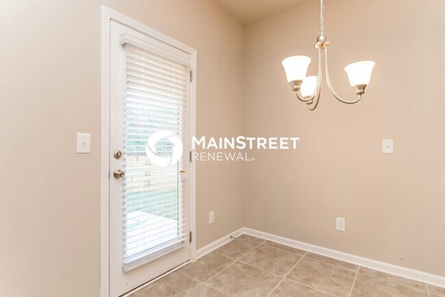 Foto del edificio - 3 Bedroom Pet-Friendly Home in Dallas, GA with Main Street Renewal