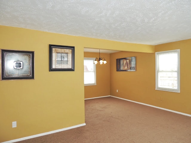 Building Photo - Renovated 3 Bedroom Colonial!