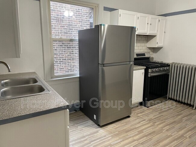 Foto del edificio - 7524 S Eberhart Ave