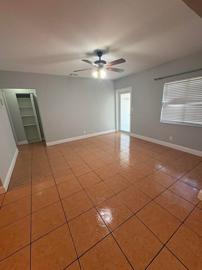 Building Photo - 1340 NW 5th Ave
