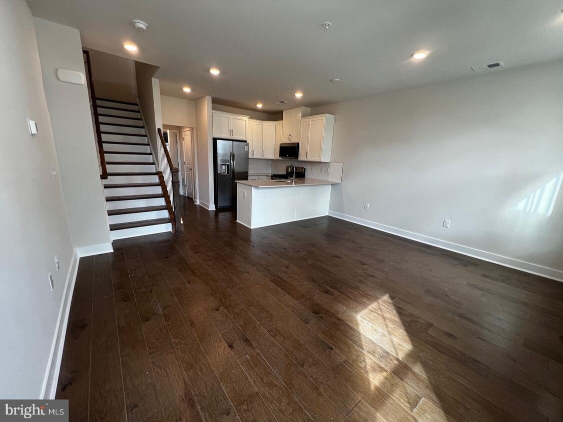 393 Foundry St, Phoenixville, PA 19460 Townhome Rentals in