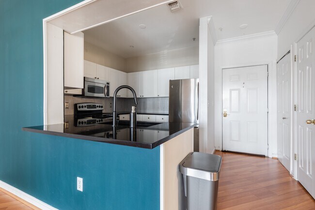 Foto del edificio - 4551 Strutfield Ln