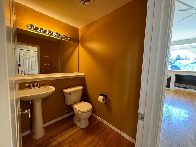 Foto del edificio - Beautiful 3 bedroom, 2.5 bathroom home in ...