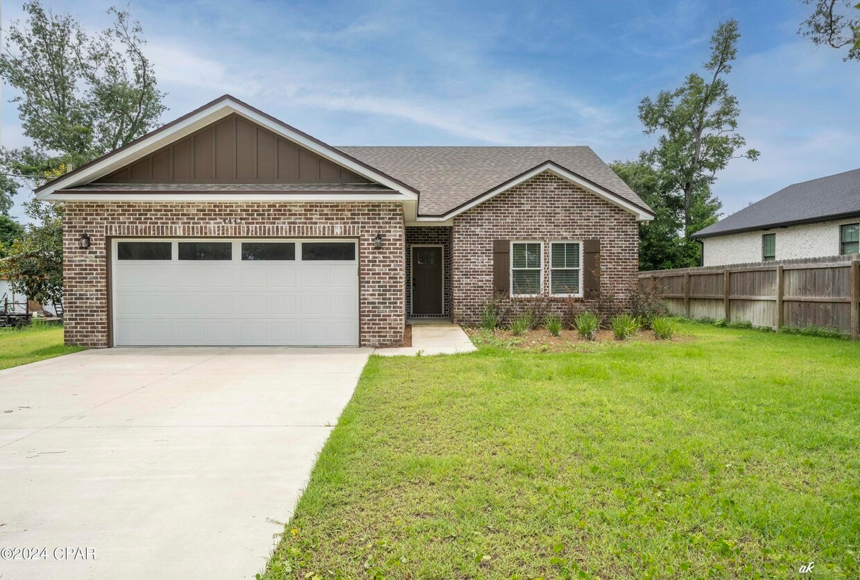 Foto principal - 4447 Huckleberry Ln