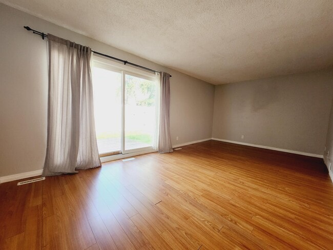 Building Photo - 5555-144A 144a Ave NW