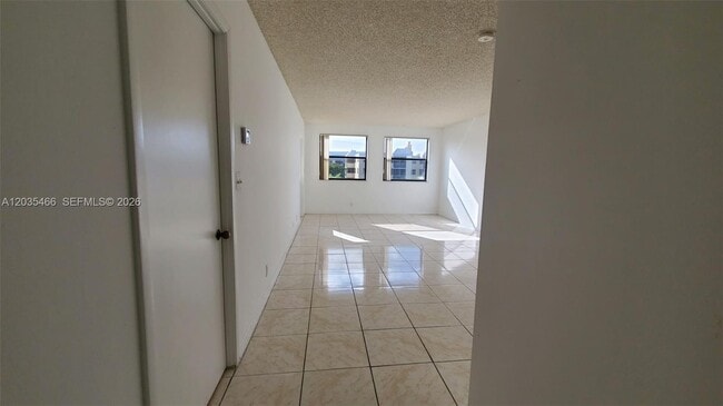 Building Photo - 8160 Geneva Ct