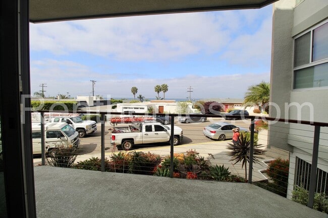 Building Photo - La Jolla, 5383 Chelsea St #104, Beautiful Ocean Views, Controlled Access Building and Parking!