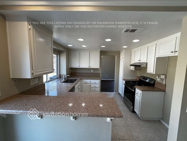 Foto del edificio - 10038 Sycamore Canyon Rd