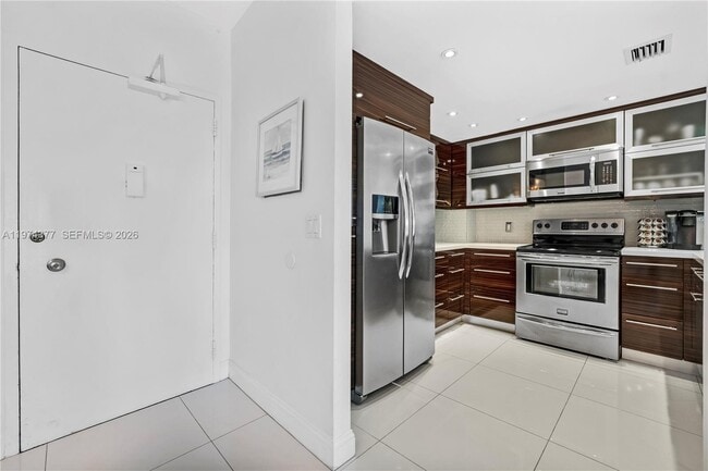 Building Photo - 1985 S Ocean Dr