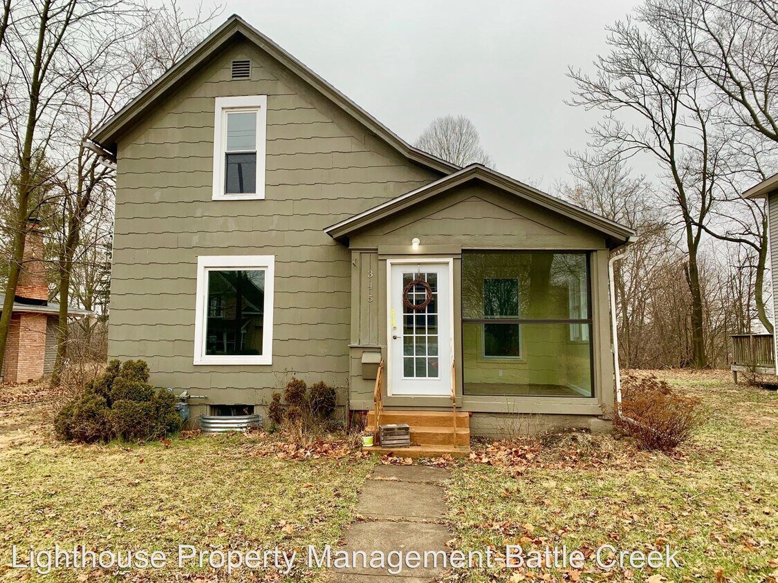 2 br, 1 bath House 345 N Wood House Rental in Battle Creek, MI