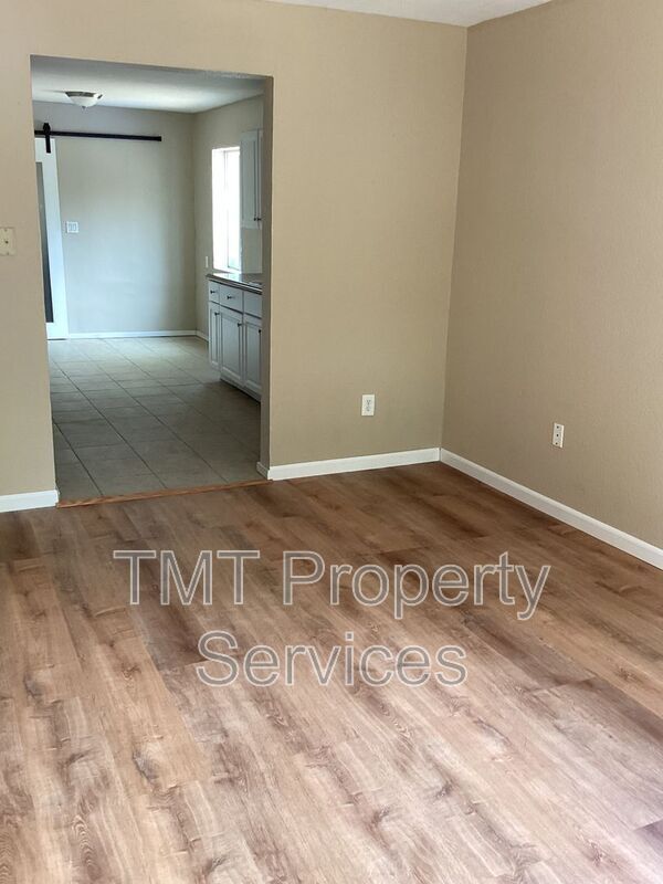 Building Photo - 4116 W Nichols Ave