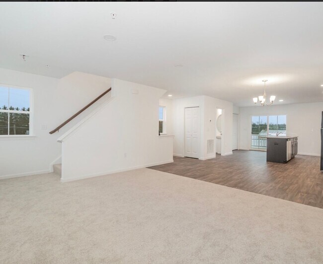 Foto del edificio - Brand New Luxury Town-home | 3 bed / 2.5 bath / 2-Car Garage | Carlisle PA
